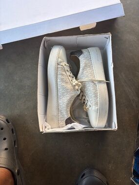 Michael Kors Off-White Logo-Print Low-Top Sneakers